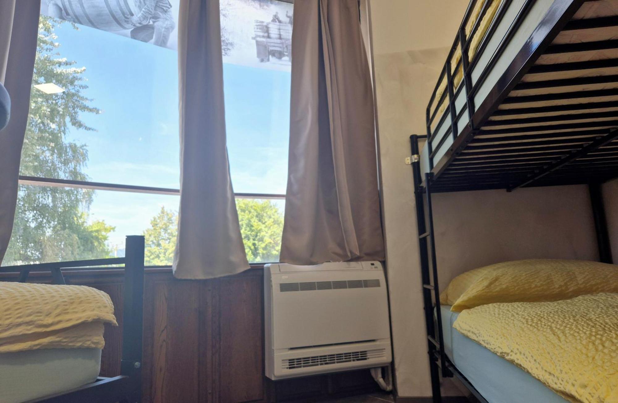 Bled Lesce Station Rooms And Beds 外观 照片